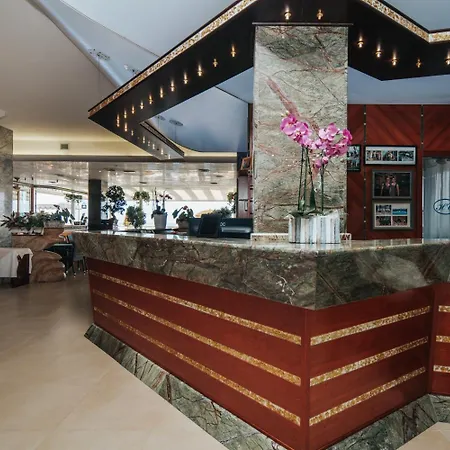Hotel Capitol 4*