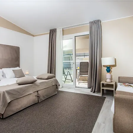 Hotel Capitol 4*