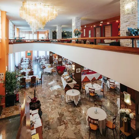 Capitol Hotel 4*